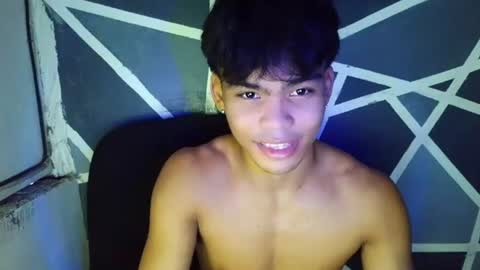 Snapshot of yourboycumrain chatting on July 5, 4:41 am rainy online show from July 5, 4:41 am