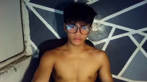 Snapshot of yourboycumrain chatting on July 15, 9:53 pm rainy online show from July 15, 9:53 pm