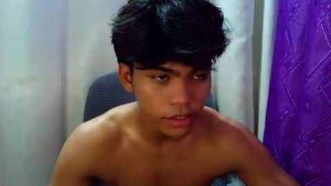 Snapshot of yourboycumrain chatting on August 2, 12:20 am rainy online show from August 2, 12:20 am