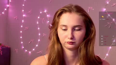 Snapshot of yourcreamyister chatting on November 7, 9:59 pm creamysister online show from November 7, 9:59 pm