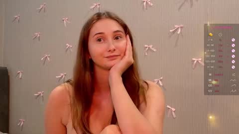 Snapshot of yourcreamyister chatting on November 25, 9:37 pm creamysister online show from November 25, 9:37 pm