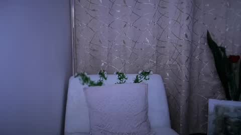 yourcutemolly__ online show from May 14, 7:15 am
