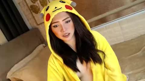 JEN  online show from October 25, 11:29 am