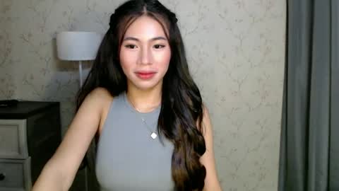 Snapshot of yourdreamgirlgwen chatting on June 23, 7:01 pm GWENI online show from June 23, 7:01 pm