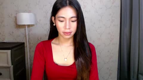 Snapshot of yourdreamgirlgwen chatting on June 27, 5:51 pm GWENI online show from June 27, 5:51 pm