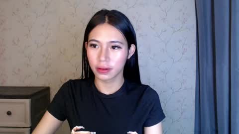 Snapshot of yourdreamgirlgwen chatting on July 28, 10:20 pm GWENI online show from July 28, 10:20 pm