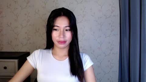 Snapshot of yourdreamgirlgwen chatting on July 29, 8:07 pm GWENI online show from July 29, 8:07 pm