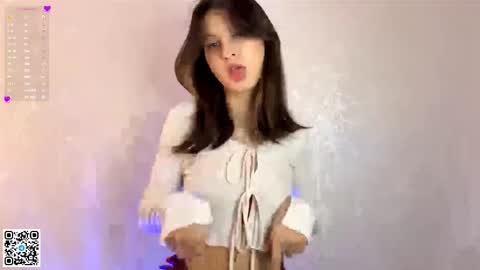 Emilia online show from March 3, 9:15 am