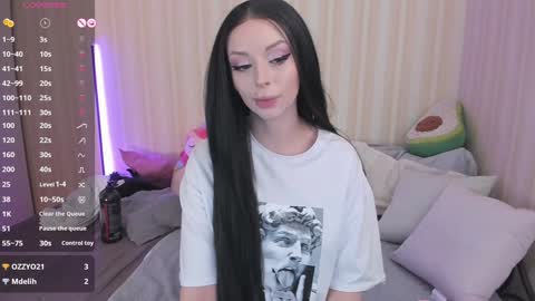 Mary online show from December 17, 8:34 am