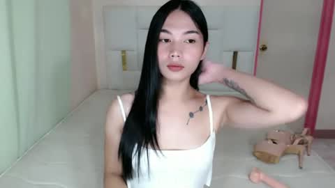 jenlie online show from July 3, 5:25 am