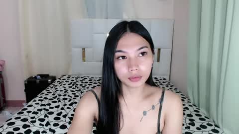 jenlie online show from July 26, 7:43 pm