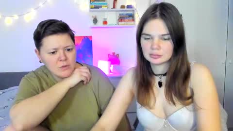 Snapshot of yourfantasyyyy_ chatting on February 16, 9:16 pm Tina and Kate online show from February 16, 9:16 pm