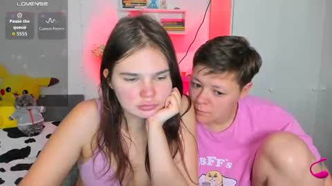 Snapshot of yourfantasyyyy_ chatting on July 4, 8:04 pm Tina and Kate online show from July 4, 8:04 pm