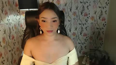 Snapshot of yourfavoratemaureen chatting on February 26, 10:31 pm maureen love you online show from February 26, 10:31 pm