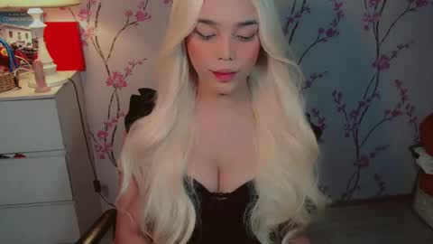 Snapshot of yourfavoratemaureen chatting on September 29, 6:51 am maureen love you online show from September 29, 6:51 am