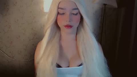 Snapshot of yourfavoratemaureen chatting on October 27, 1:09 am maureen love you online show from October 27, 1:09 am