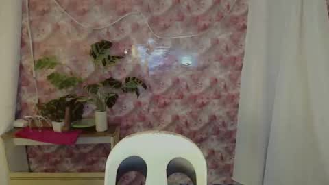 Snapshot of yourfavoratesunshine chatting on May 13, 9:39 am Sunshine online show from May 13, 9:39 am