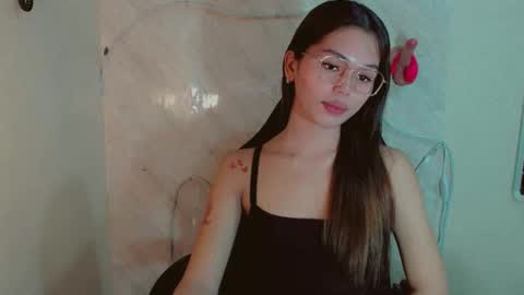 Snapshot of yourfavoratesunshine chatting on May 25, 6:41 am Sunshine online show from May 25, 6:41 am