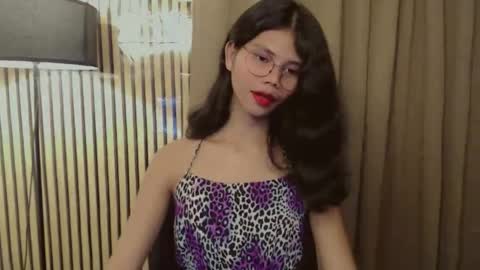 Vivian online show from October 29, 1:57 pm