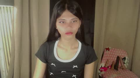 Snapshot of yourfavoratevivian chatting on March 19, 1:42 am Vivian online show from March 19, 1:42 am