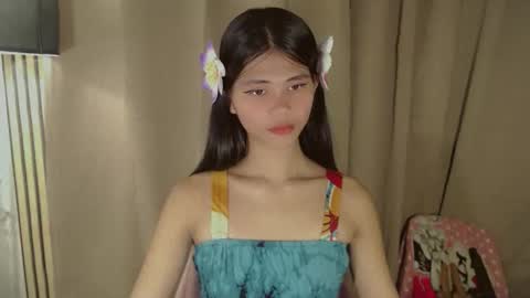 Snapshot of yourfavoratevivian chatting on April 9, 11:43 pm Vivian online show from April 9, 11:43 pm