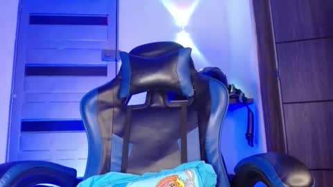 Snapshot of yourfavorite_bigclit chatting on May 19, 8:53 am yourfavorite_bigclit online show from May 19, 8:53 am