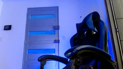 Snapshot of yourfavorite_bigclit chatting on June 28, 1:17 pm yourfavorite_bigclit online show from June 28, 1:17 pm