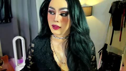  not into STINGY and CHEAP people online show from November 10, 11:15 pm