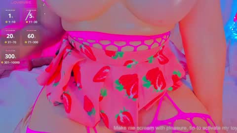 Snapshot of yourgirl11555 chatting on December 4, 10:41 pm Liza online show from December 4, 10:41 pm