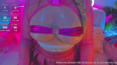 Snapshot of yourgirl11555 chatting on January 9, 12:09 pm Liza online show from January 9, 12:09 pm