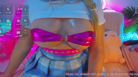 Snapshot of yourgirl11555 chatting on January 19, 9:34 pm Liza online show from January 19, 9:34 pm