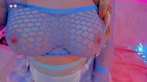 Snapshot of yourgirl11555 chatting on October 4, 9:13 pm Liza online show from October 4, 9:13 pm