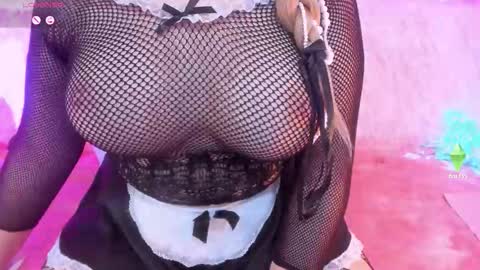 Snapshot of yourgirl11555 chatting on October 17, 4:26 am Liza online show from October 17, 4:26 am