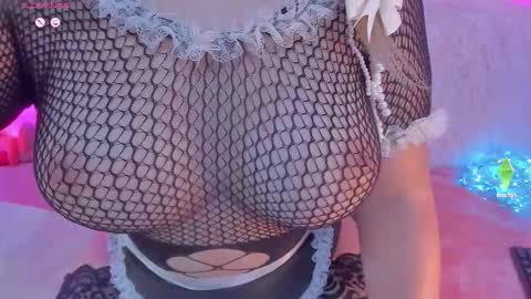 Snapshot of yourgirl11555 chatting on November 8, 11:21 am Liza online show from November 8, 11:21 am