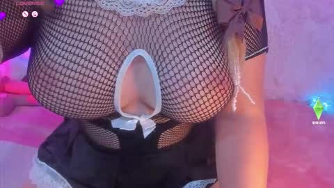 Snapshot of yourgirl11555 chatting on December 3, 10:52 pm Liza online show from December 3, 10:52 pm