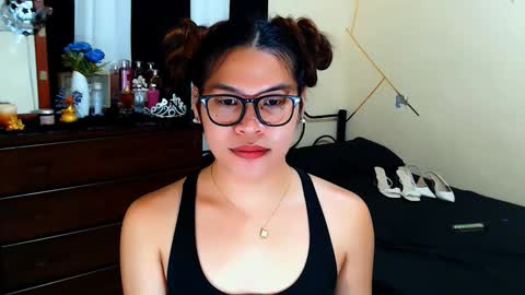 yourgoddesscruella online show from March 15, 3:01 am