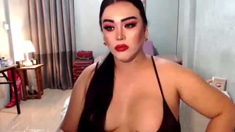 Snapshot of yourhighnesscassy chatting on January 24, 12:09 am Cassy online show from January 24, 12:09 am