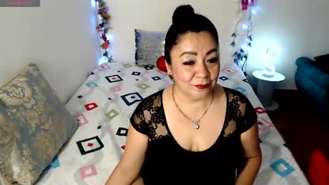 Juliette Smith online show from June 17, 8:32 pm