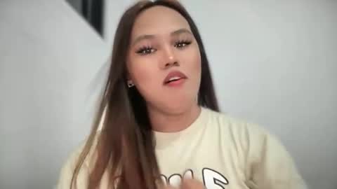 yourhotgirl_lyn online show from June 7, 4:33 pm