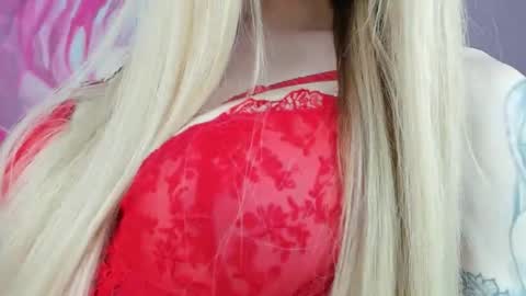 Snapshot of yourkriss_new1 chatting on December 14, 7:29 pm yourkriss_new1 online show from December 14, 7:29 pm