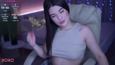 L O L A online show from December 2, 9:43 pm