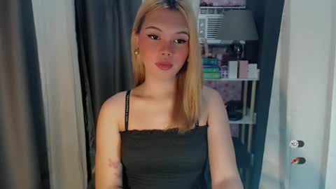 Snapshot of yourlovekylie chatting on May 13, 10:45 am KYLIE MORE online show from May 13, 10:45 am