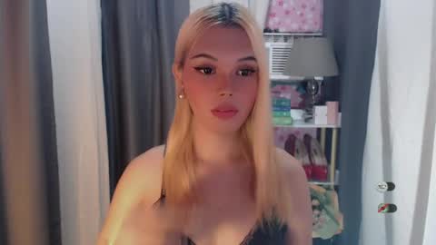 Snapshot of yourlovekylie chatting on June 30, 9:10 am KYLIE MORE online show from June 30, 9:10 am