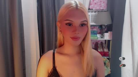 Snapshot of yourlovekylie chatting on July 7, 8:18 am KYLIE MORE online show from July 7, 8:18 am