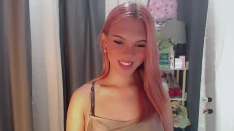 Snapshot of yourlovekylie chatting on July 28, 8:52 pm KYLIE MORE online show from July 28, 8:52 pm