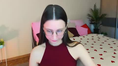 Snapshot of yourlovelystoryy chatting on July 3, 12:22 pm Vetta online show from July 3, 12:22 pm
