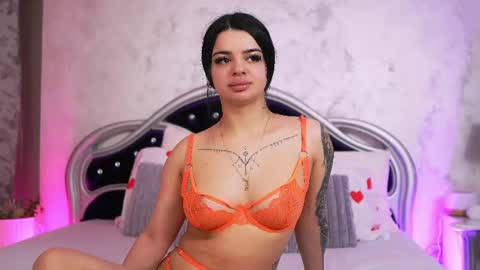 Snapshot of yournaughtyangel1 chatting on June 3, 4:04 am Alicia online show from June 3, 4:04 am