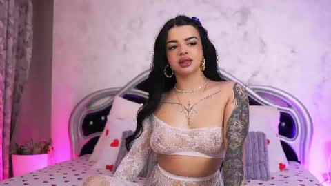 Snapshot of yournaughtyangel1 chatting on June 7, 4:05 am Alicia online show from June 7, 4:05 am