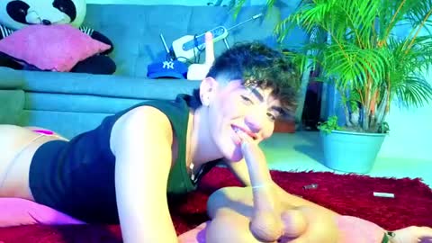 Snapshot of yournaughtyfemboy chatting on May 8, 5:02 am yournaughtyfemboy online show from May 8, 5:02 am