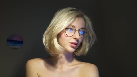 Snapshot of yournaughtymiss chatting on January 17, 2:39 am Eva online show from January 17, 2:39 am